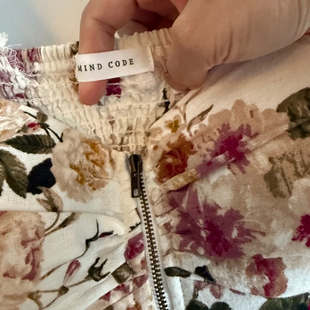 Mind Code Floral Tank Top - Picture 3 of 3